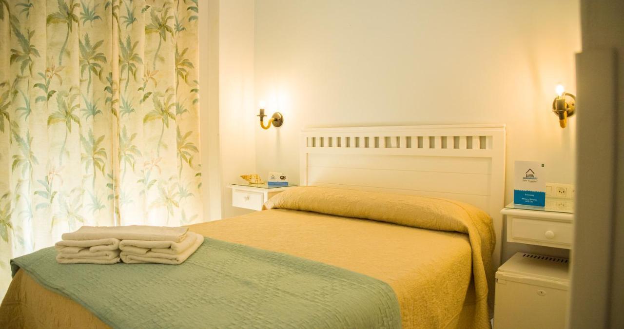 Hostal Patio Andaluz Punta Umbria Exterior photo